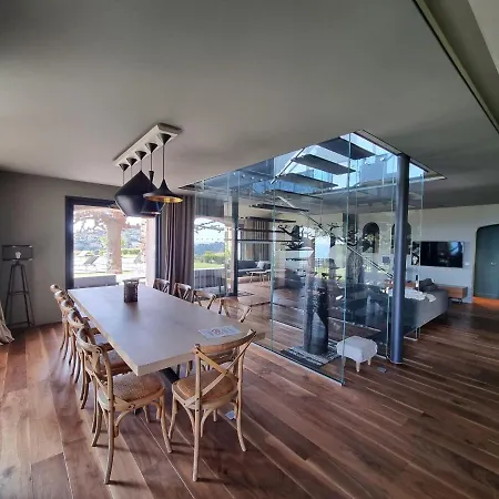 Pierre Jean 1823 Villa *